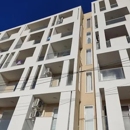 Go Exchange, Block F, Apt. 11 خليج سانت بول