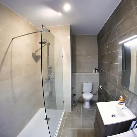 Go Exchange, Block F, Apt. 11 아파트