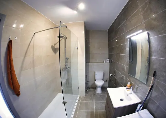 Go Exchange, Block F, Apt. 11 Apartament